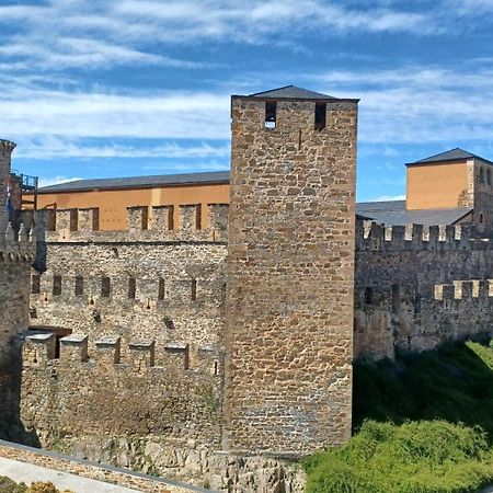 Apartamento Castillo Ponferrada. Exteriör bild