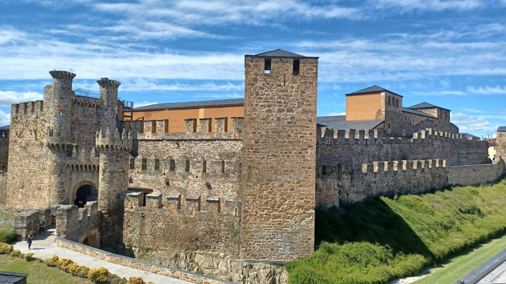 Apartamento Castillo Ponferrada. Exteriör bild